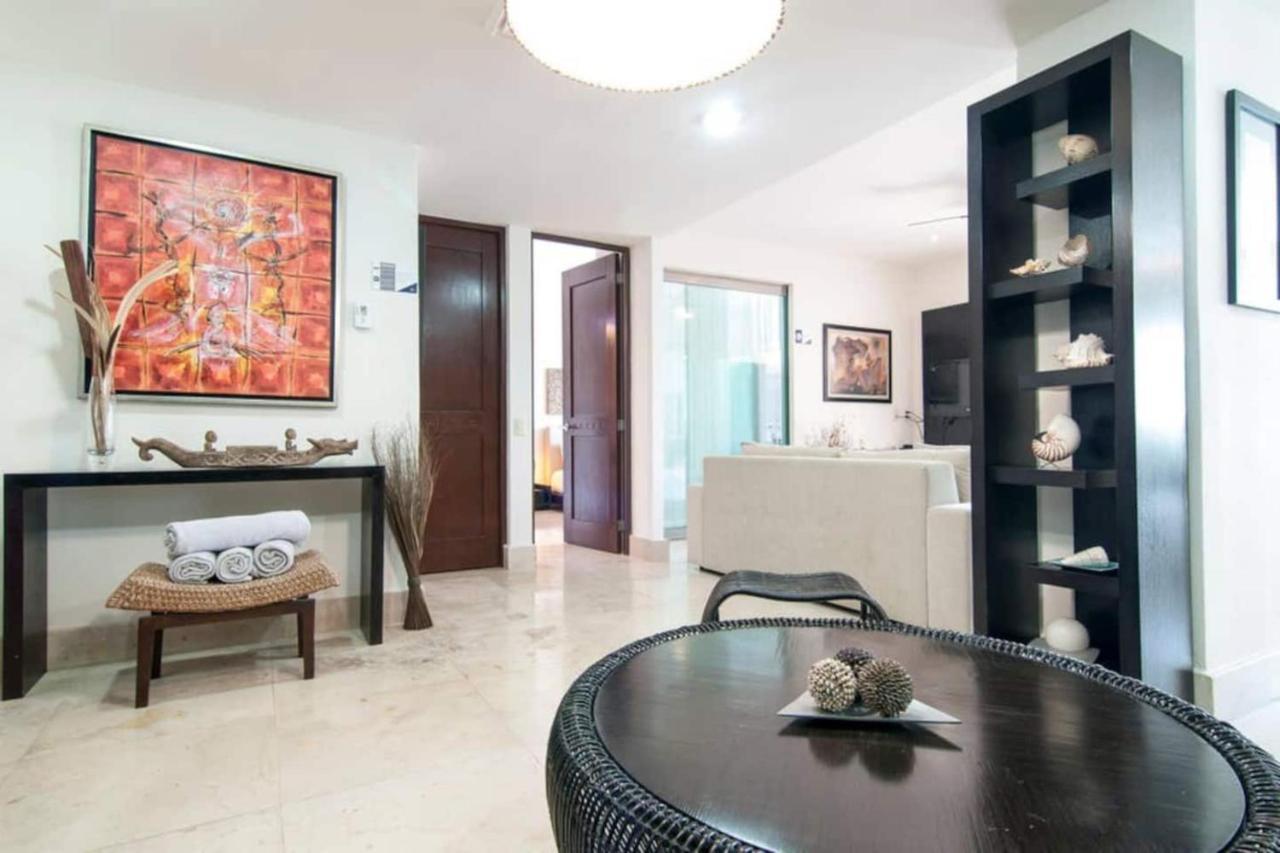 Luxurious & Central Condo In Playa Steps From The Beach Плая-дель-Кармен Экстерьер фото