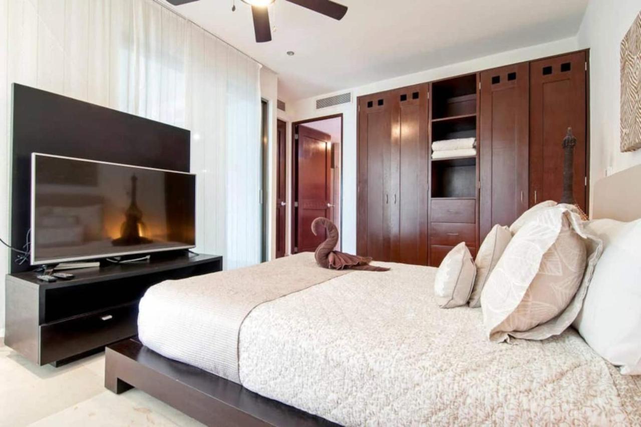 Luxurious & Central Condo In Playa Steps From The Beach Плая-дель-Кармен Экстерьер фото