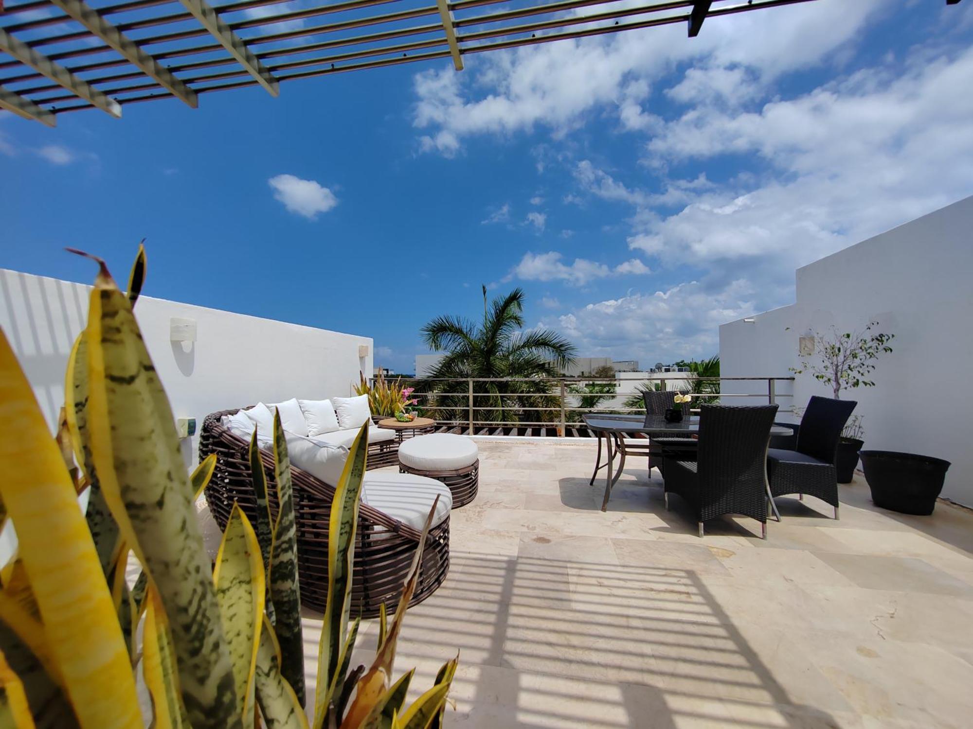 Luxurious & Central Condo In Playa Steps From The Beach Плая-дель-Кармен Экстерьер фото