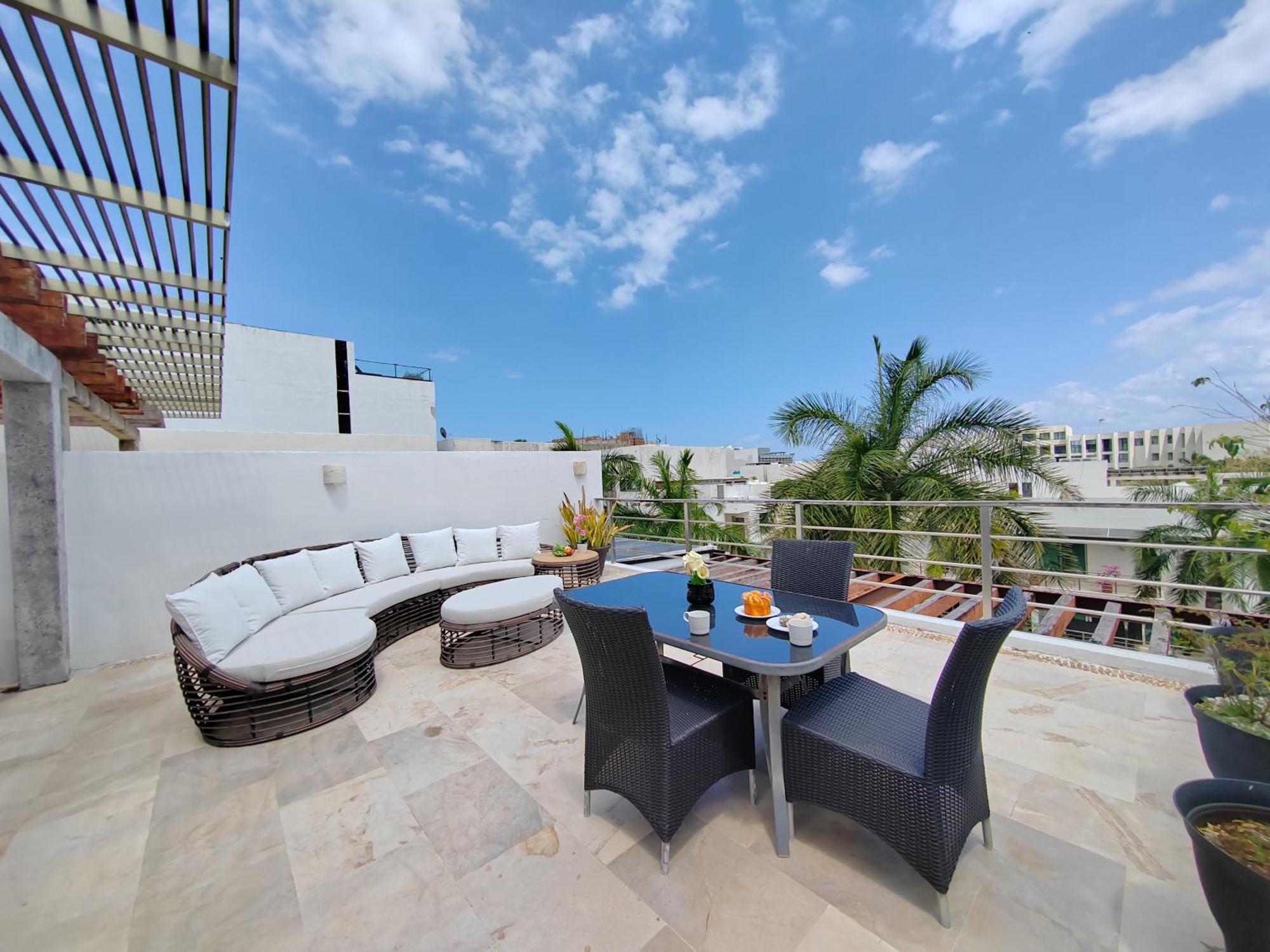 Luxurious & Central Condo In Playa Steps From The Beach Плая-дель-Кармен Экстерьер фото