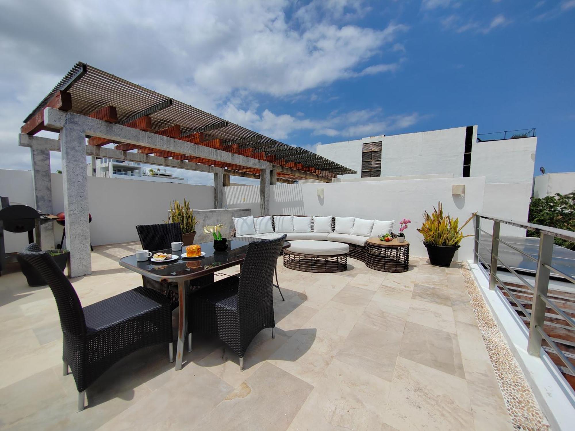 Luxurious & Central Condo In Playa Steps From The Beach Плая-дель-Кармен Экстерьер фото