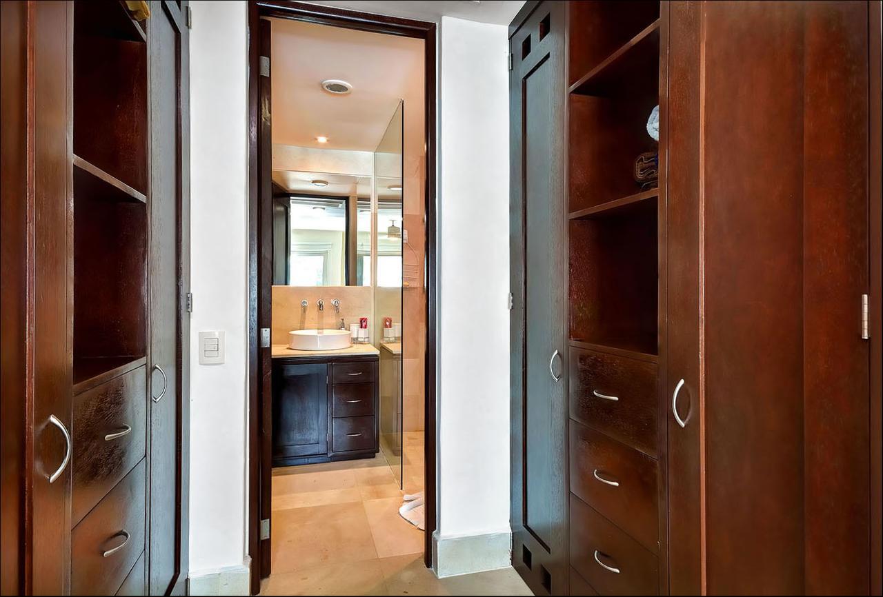 Luxurious & Central Condo In Playa Steps From The Beach Плая-дель-Кармен Экстерьер фото