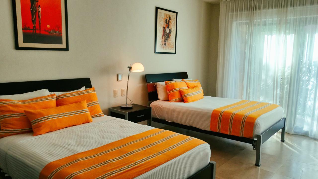 Luxurious & Central Condo In Playa Steps From The Beach Плая-дель-Кармен Экстерьер фото