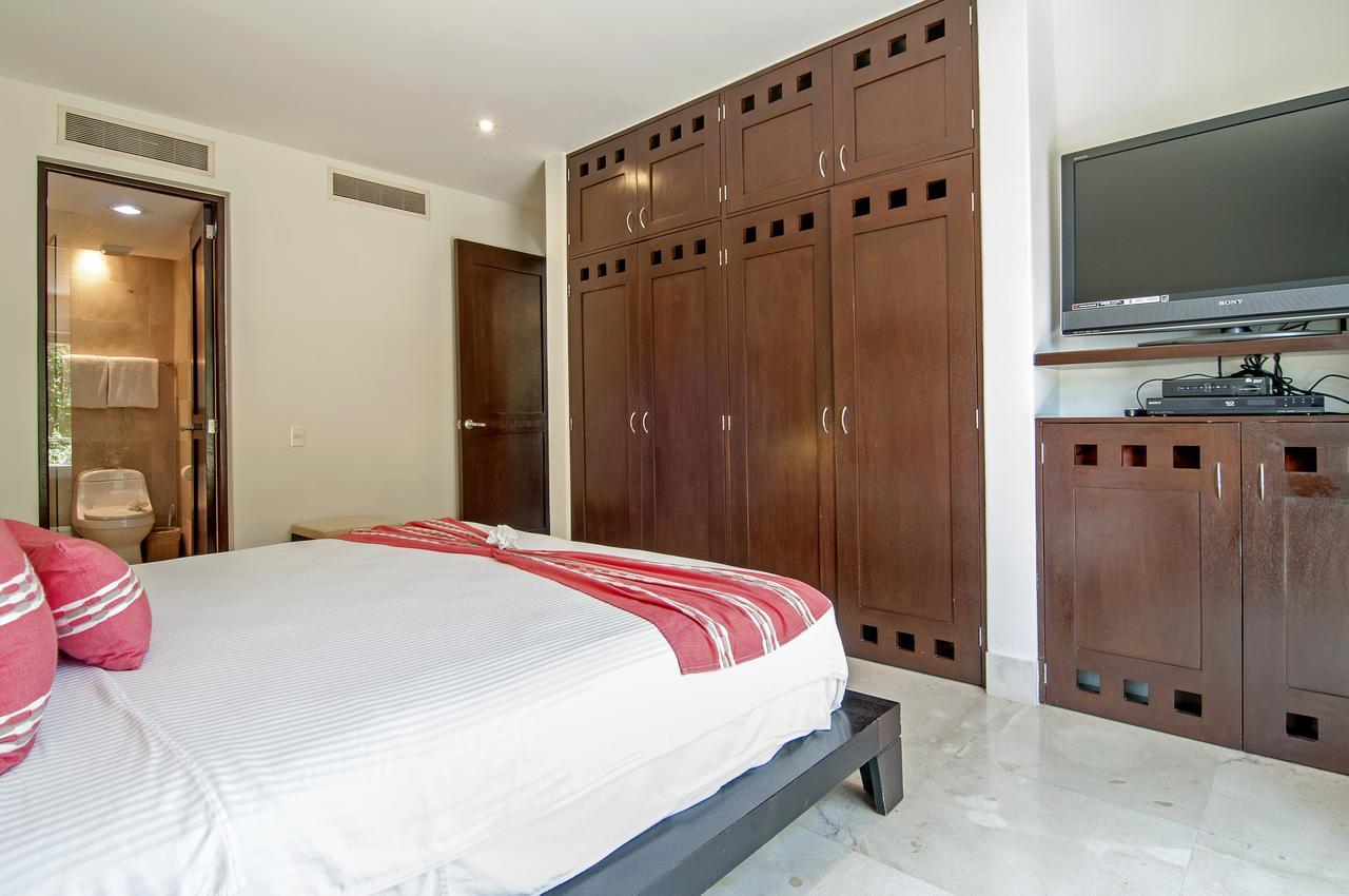 Luxurious & Central Condo In Playa Steps From The Beach Плая-дель-Кармен Экстерьер фото