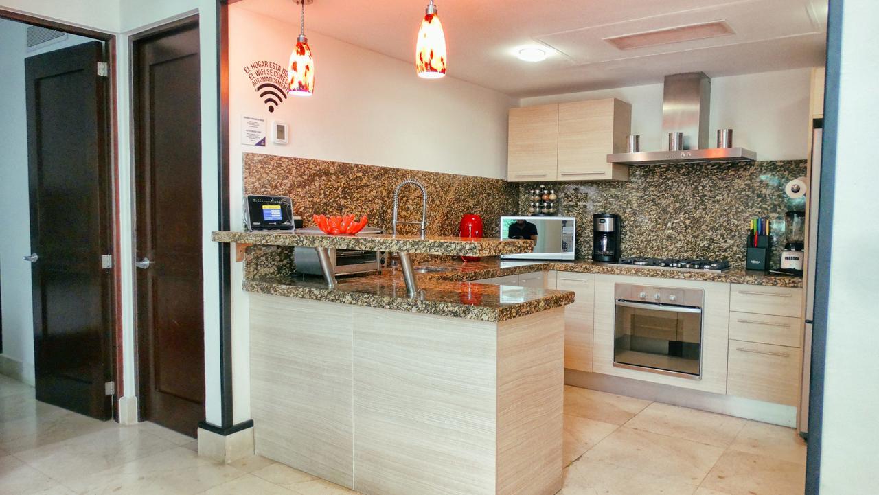 Luxurious & Central Condo In Playa Steps From The Beach Плая-дель-Кармен Экстерьер фото