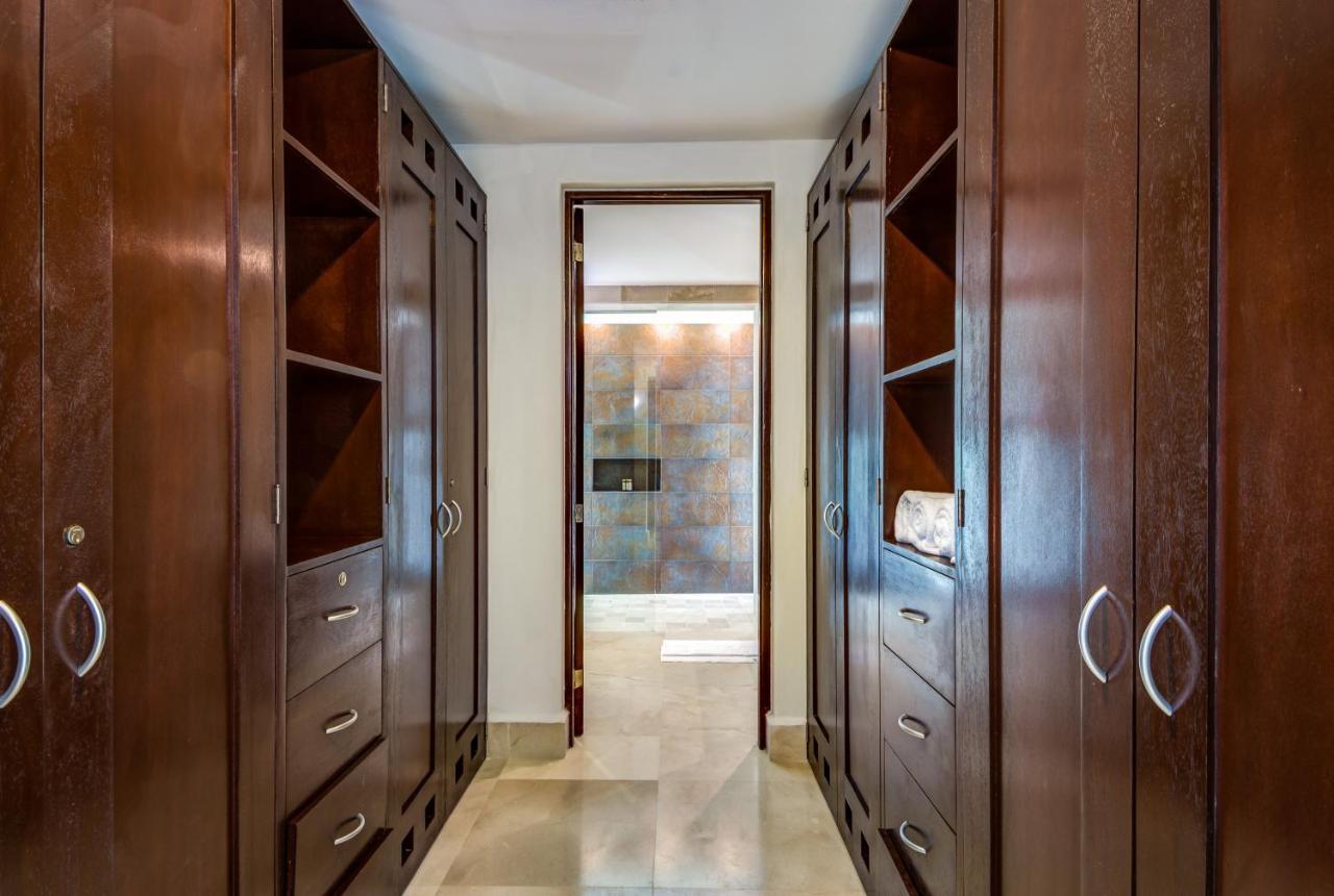 Luxurious & Central Condo In Playa Steps From The Beach Плая-дель-Кармен Экстерьер фото
