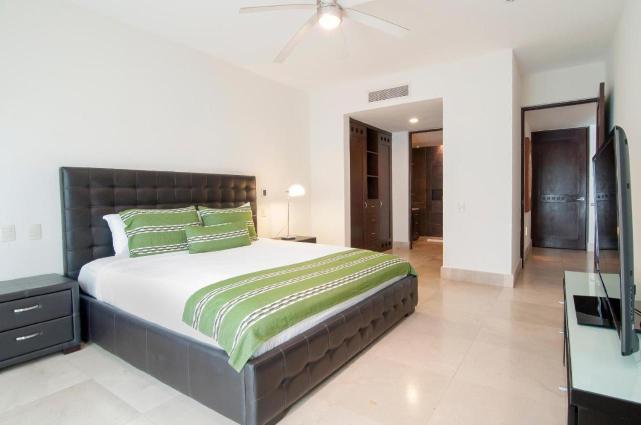 Luxurious & Central Condo In Playa Steps From The Beach Плая-дель-Кармен Экстерьер фото