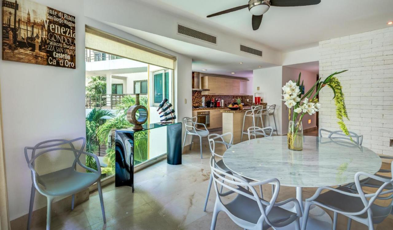Luxurious & Central Condo In Playa Steps From The Beach Плая-дель-Кармен Экстерьер фото